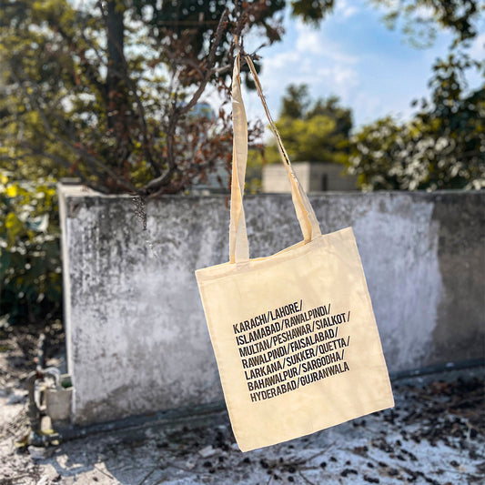 TRAVEL COMPANION CANVAS TOTE BAG