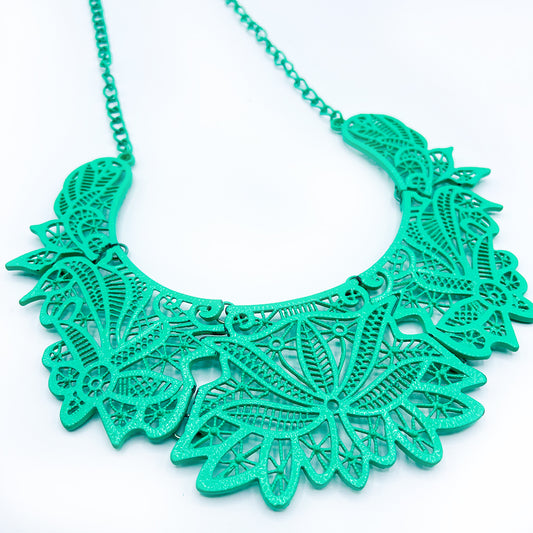BIB NECKLACE -PINE GREEN
