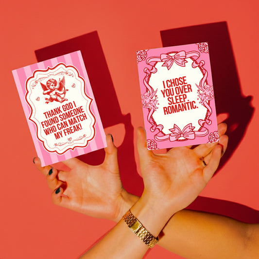 RED FLAG ROMANCE CARD SET